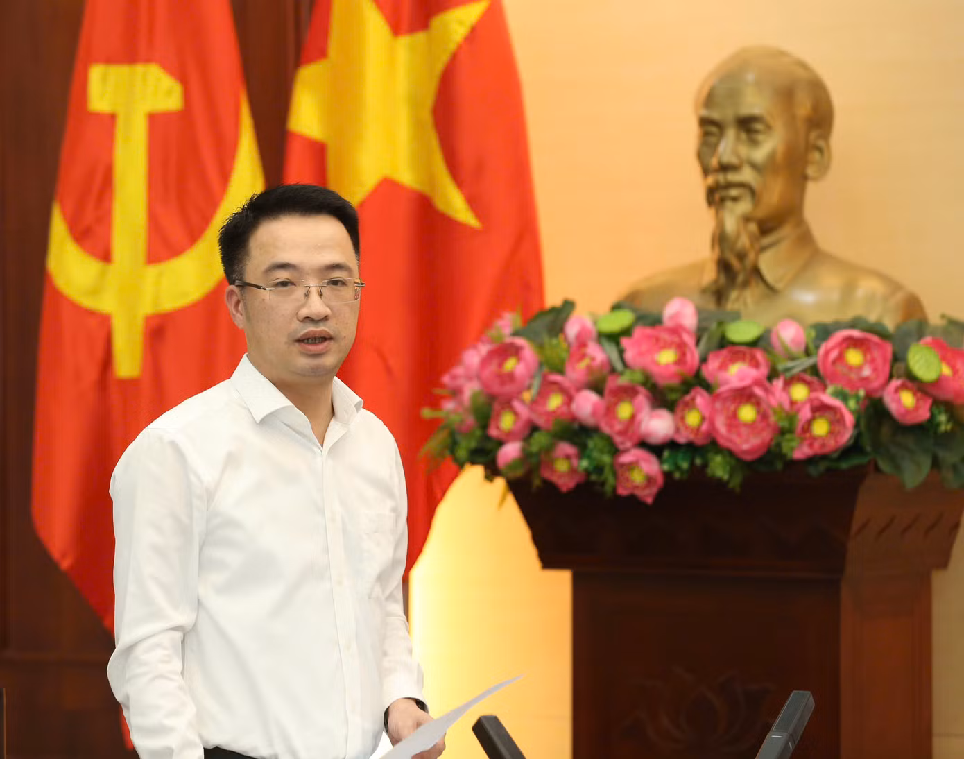 Anh Nguyễn Tường Lâm - Bí thư T.Ư Đoàn, Phó Chủ nhiệm thường trực UBQG về Thanh niên Việt Nam trao đổi tại buổi làm việc. Ảnh: Bảo Anh Anh Nguyễn Tường Lâm - Bí thư T.Ư Đoàn, Phó Chủ nhiệm thường trực UBQG về Thanh niên Việt Nam trao đổi tại buổi làm việc. Ảnh: Bảo Anh