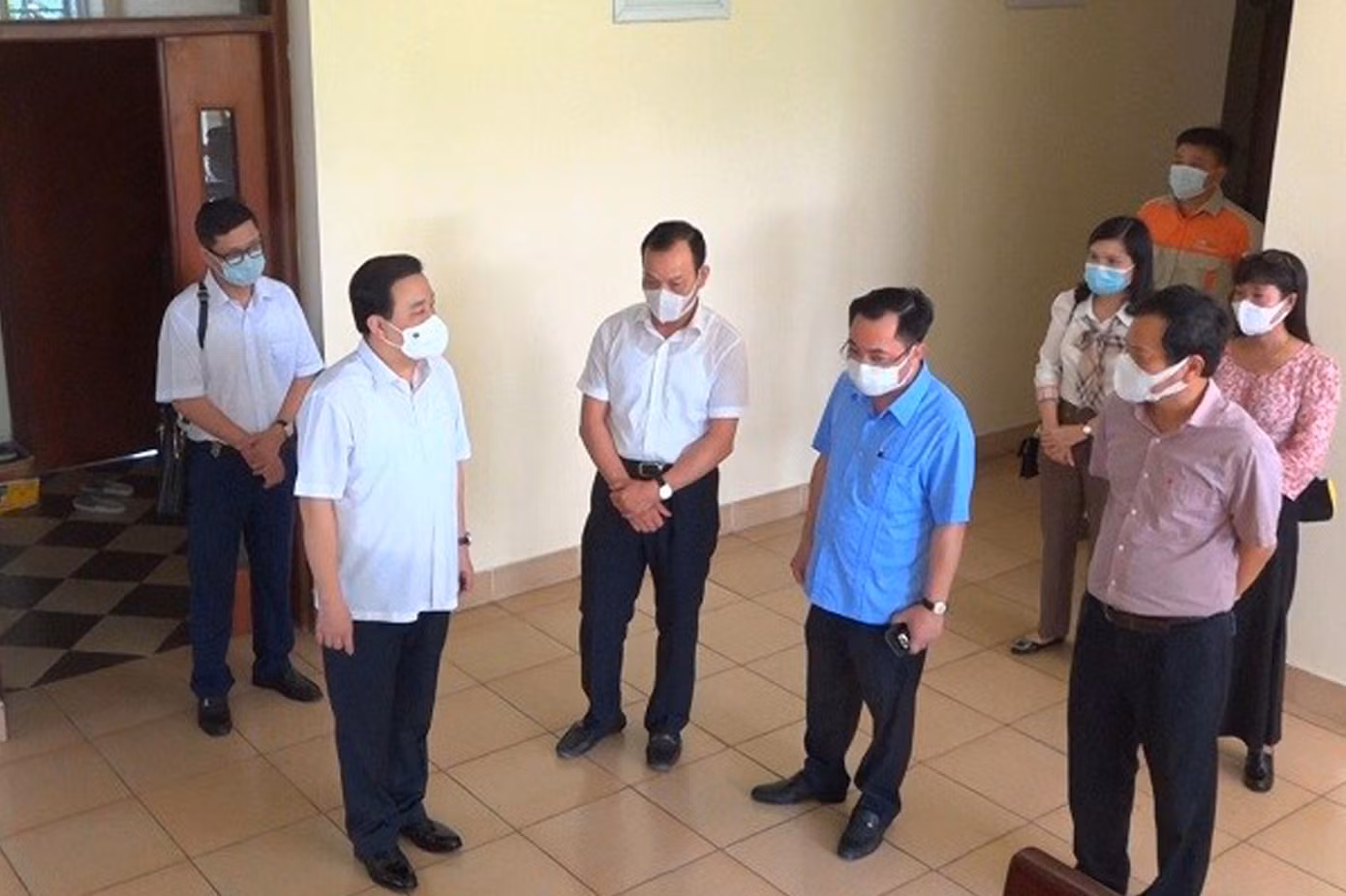 Đoàn công tác của thành phố Hà Nội kiểm tra phòng cách ly cơ sở đào tạo của nhà trường tại Hòa Lạc