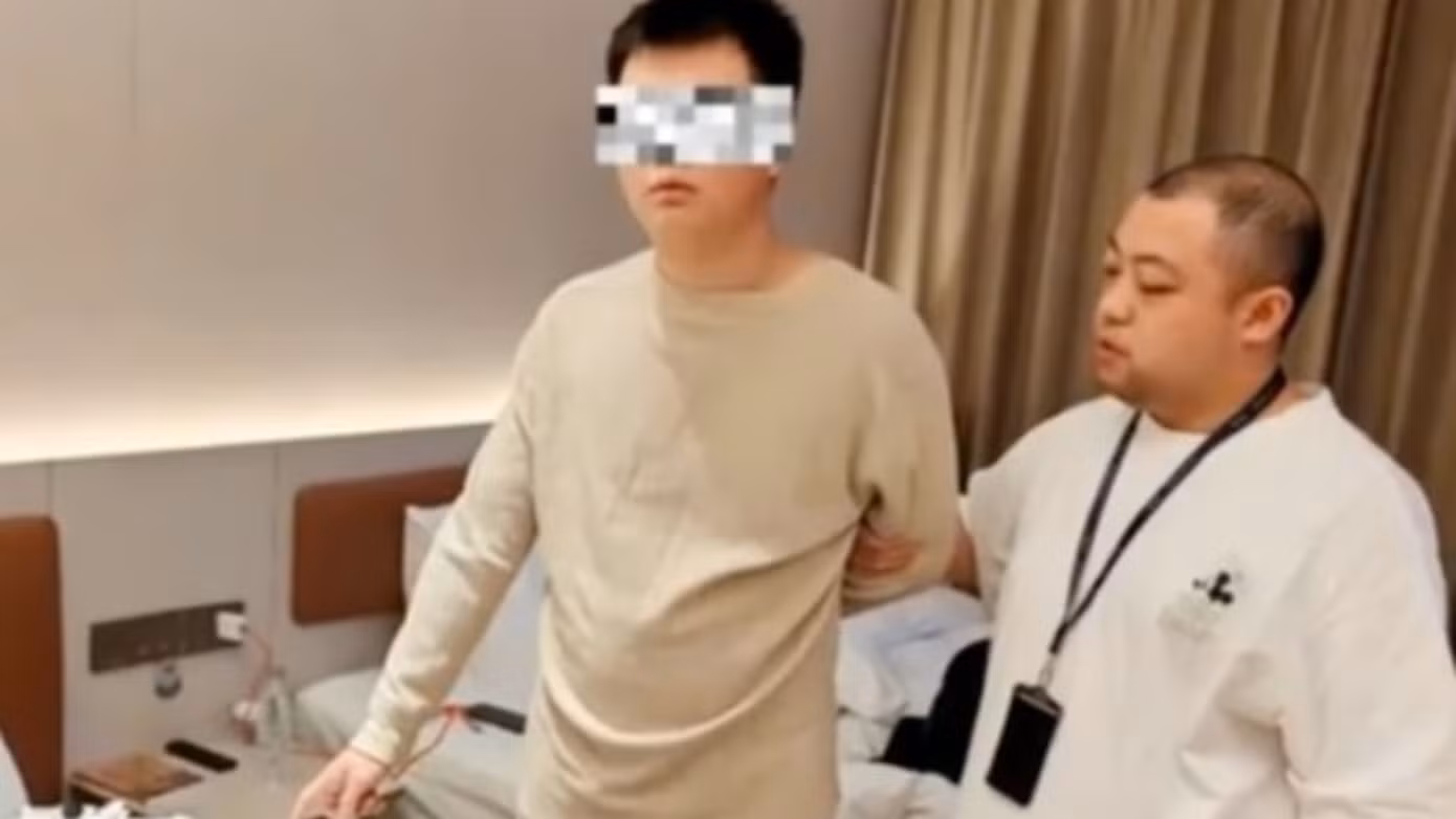 Nam sinh viên ở Trung Quốc dùng tiền học phí đại học để đi du lịch và lừa đảo nhiều khách sạn.