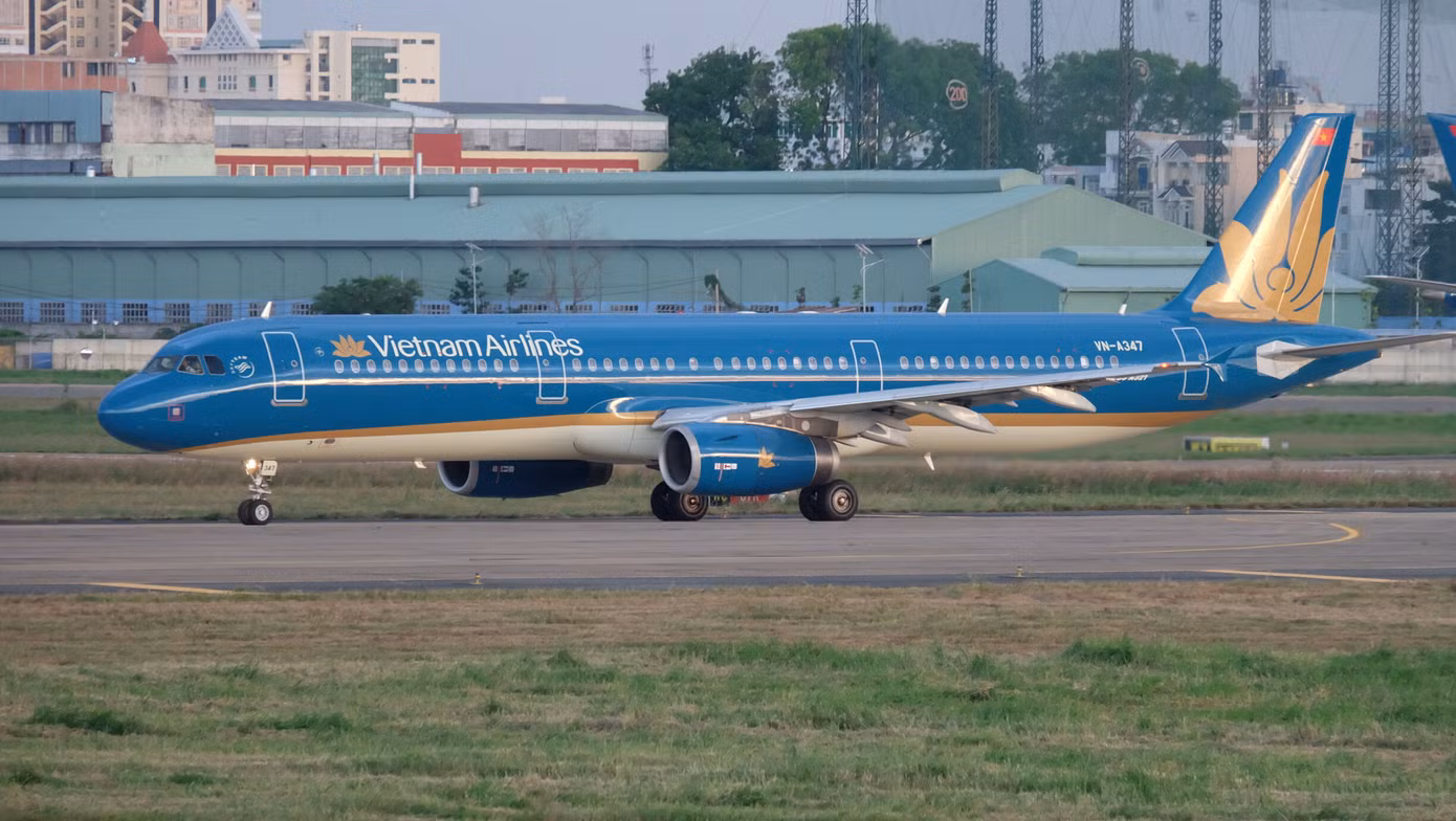 Hãng hàng không Vietnam Airlines đã tăng thêm nhiều bay trong ngày 27 và 28/10 để phục vụ hành khách bị ảnh hưởng của bão Trà Mi.