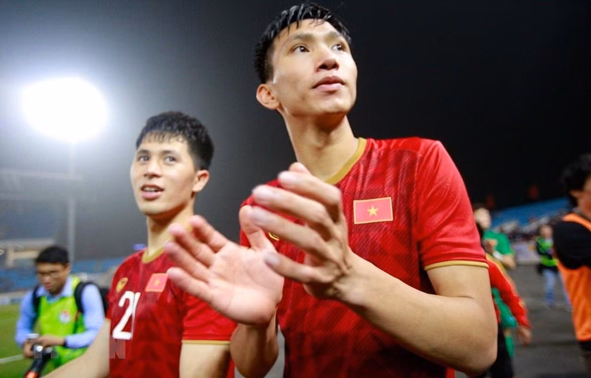 Đình Trọng và Văn Hậu từng là 2 vị trí trụ cột ở hàng thủ đội tuyển Việt Nam. (ảnh Trọng Đạt/TTX)