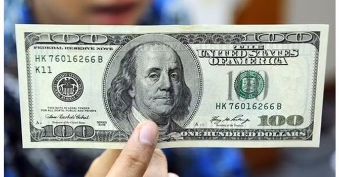 Thẩm tra gia cảnh người đổi 100 USD bị phạt 90 triệu đồng ảnh 2