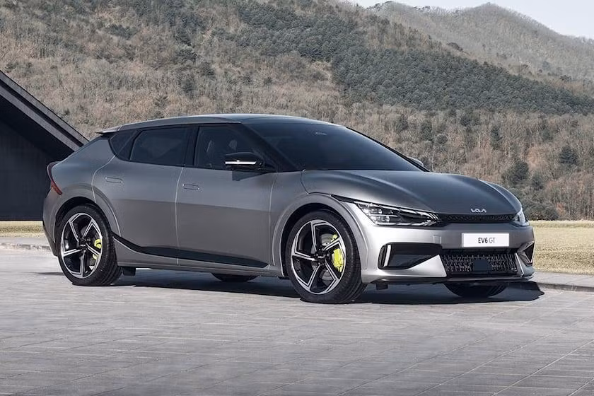 KIA EV6 - mẫu xe chạy điện chủ chốt của thương hiệu Hàn Quốc.