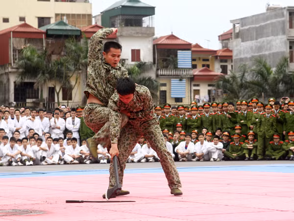 Cùng với lực lượng cảnh sát nhân dân, Hội thao còn có sự tham gia của lực lượng đặc công, 