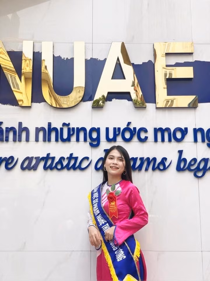Hồng Nhung