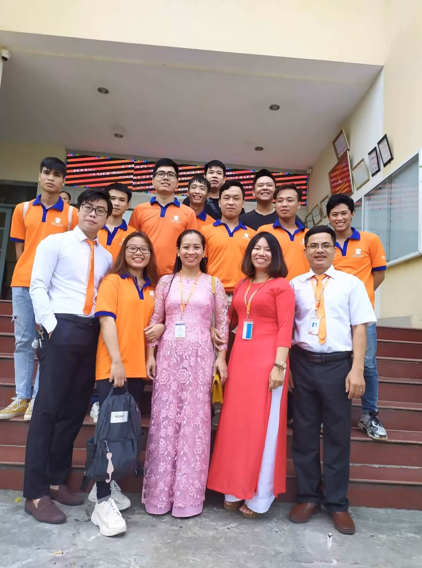 Thu Phương luôn nhận được sự yêu mến, quan tâm và giúp đỡ từ thầy cô, bạn bè.