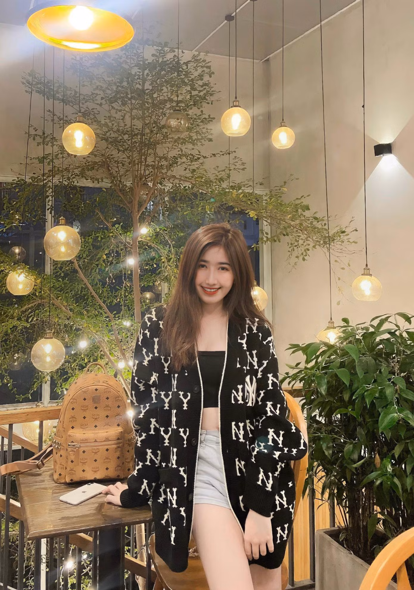 Có thu nhập tốt nhưng Ngọc Duyên không quên rằng việc học tập thực sự quan trọng trong việc phát triển bản thân