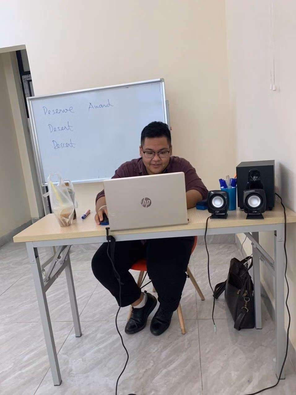 “Mình mong muốn dùng hết những kiến thức đã tích lũy được về tiếng Anh để hỗ trợ, giúp đỡ cho những người có nhu cầu học tiếng Anh”, Mai tâm sự.