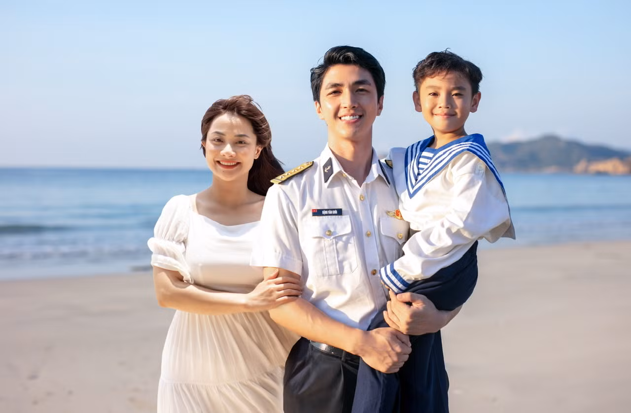 Huyền Thạch và Bình An đẹp đôi trong phim.