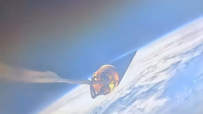 Afterschock II đạt độ cao tối đa là 143.300 m so với bề mặt Trái Đất, cao hơn bất kỳ tên lửa nghiệp dư nào khác. Sau đó, đầu mũi tên tách ra và bung ra một chiếc dù trước khi rơi trở lại Trái Đất. (Ảnh: Trường Kỹ thuật USC Viterbi)