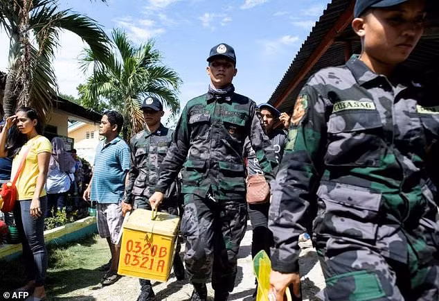 Quân đội Philippines tổng tấn công phiến quân Abu Sayyaf ảnh 2
