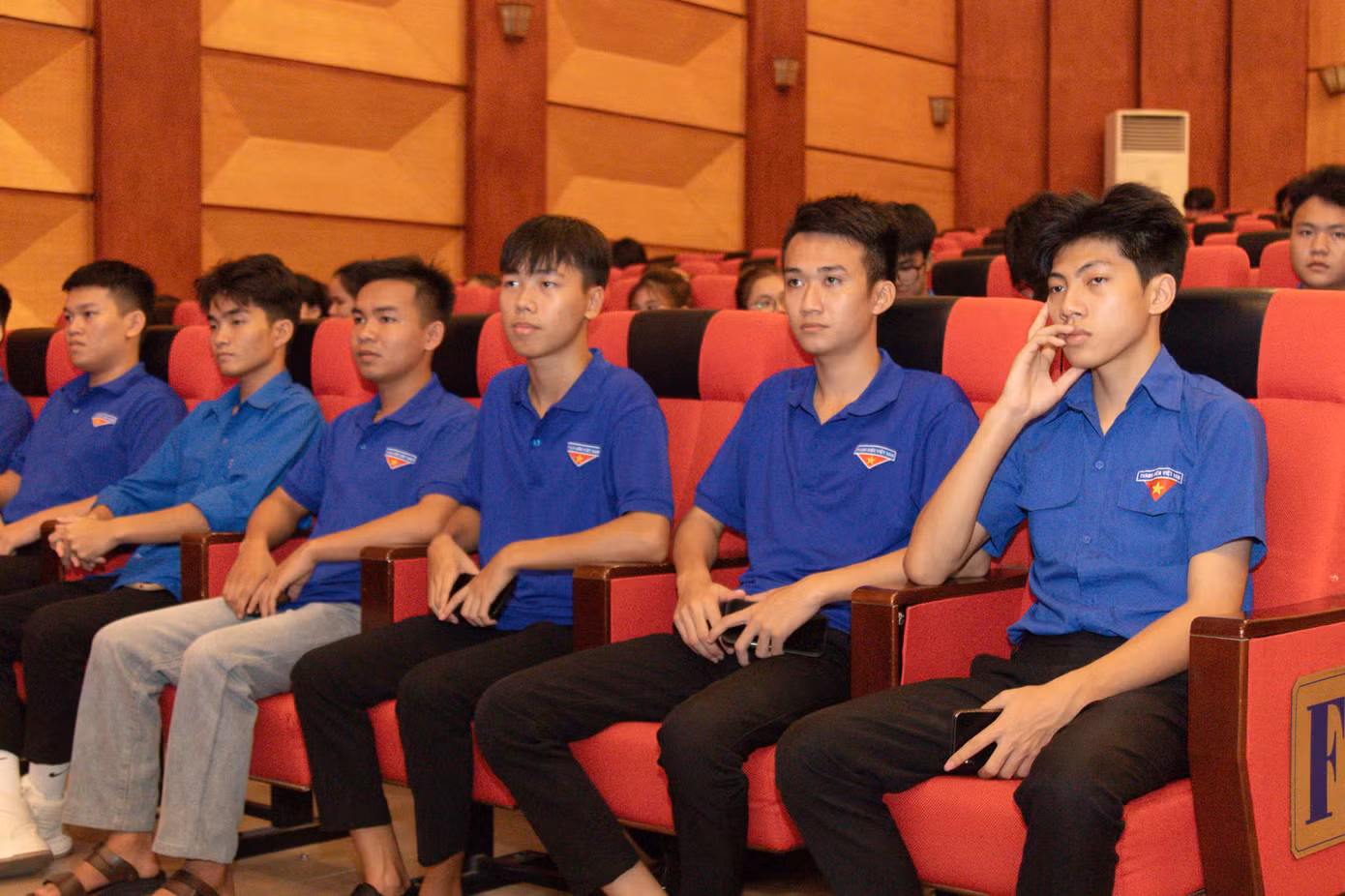 Đoàn viên, thanh niên tham dự diễn đàn.