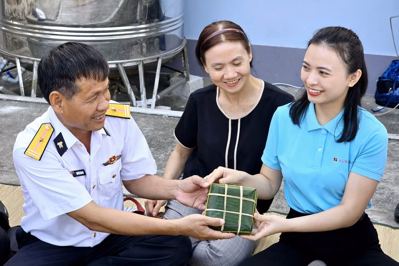 Hoạt động gói bánh chưng được tổ chức tại Trạm ra đa 600, thuộc Trung đoàn 551, Bộ Tư lệnh Vùng 5 Hải quân - nơi cao nhất của đảo Nam Du.