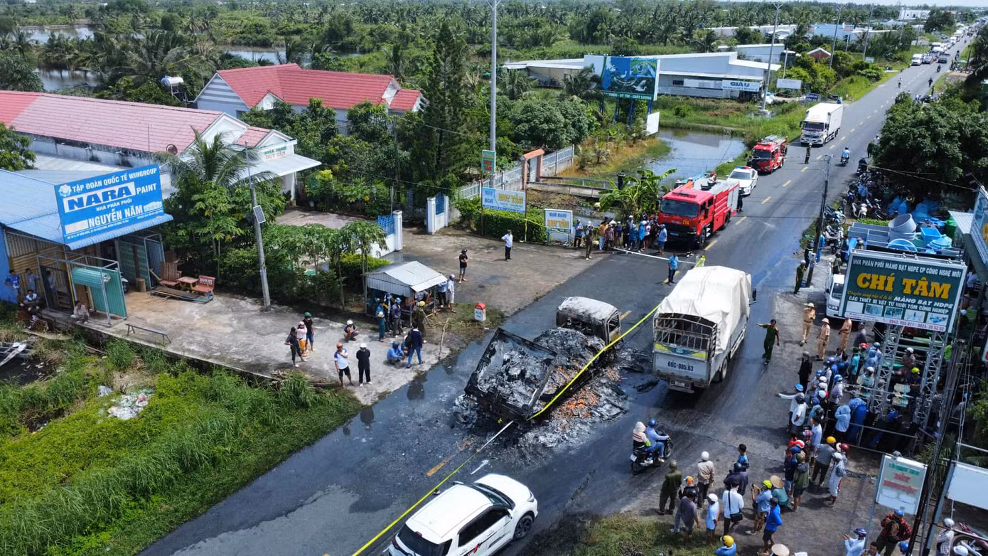 Vụ tai nạn nghiêm trọng trên tuyến Quốc lộ 1 khiến 2 người tử vong tại chỗ.