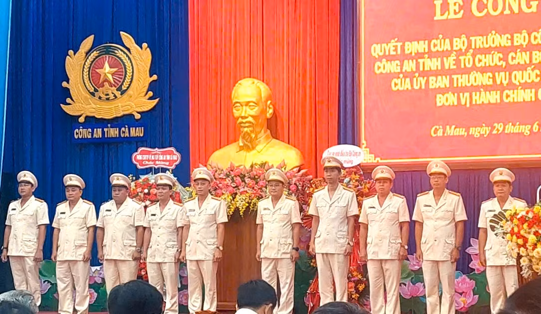 Bộ máy mới của Công an tỉnh Cà Mau có 28 phòng trực thuộc, 9 Công an phường, 55 Công an xã và 1 Đồn Công an.