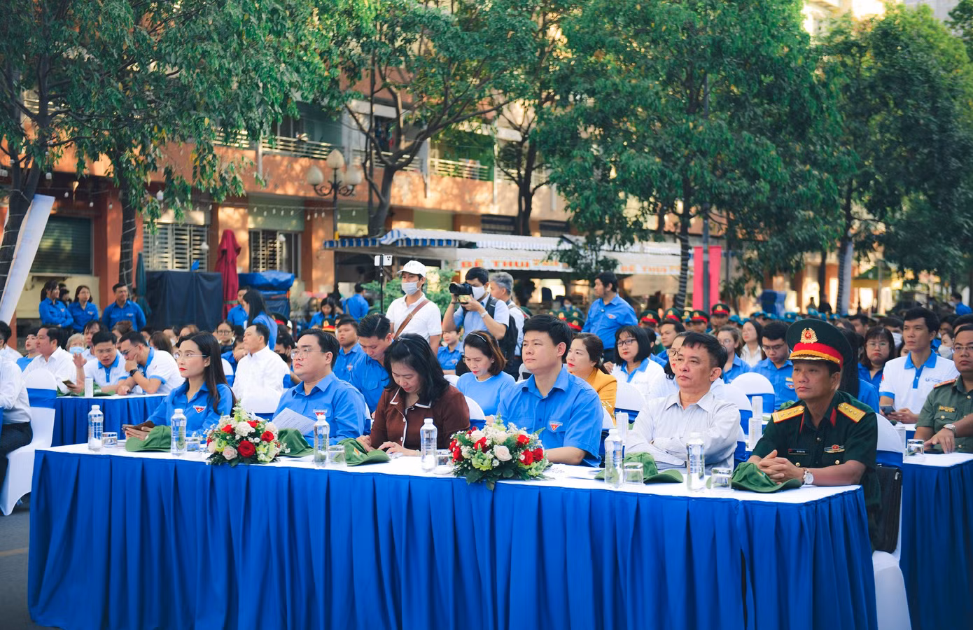 Tham dự chương trình có chị Nguyễn Phạm Duy Trang, Bí thư Trung ương Đoàn; Phó Bí thư Thành ủy TPHCM Nguyễn Hồ Hải; ông Nguyễn Hữu Hiệp, Ủy viên Ban Thường vụ Thành ủy TPHCM, Bí thư Thành ủy Thủ Đức; chị Phan Thị Thanh Phương, Bí Thư Thành Đoàn TPHCM…
