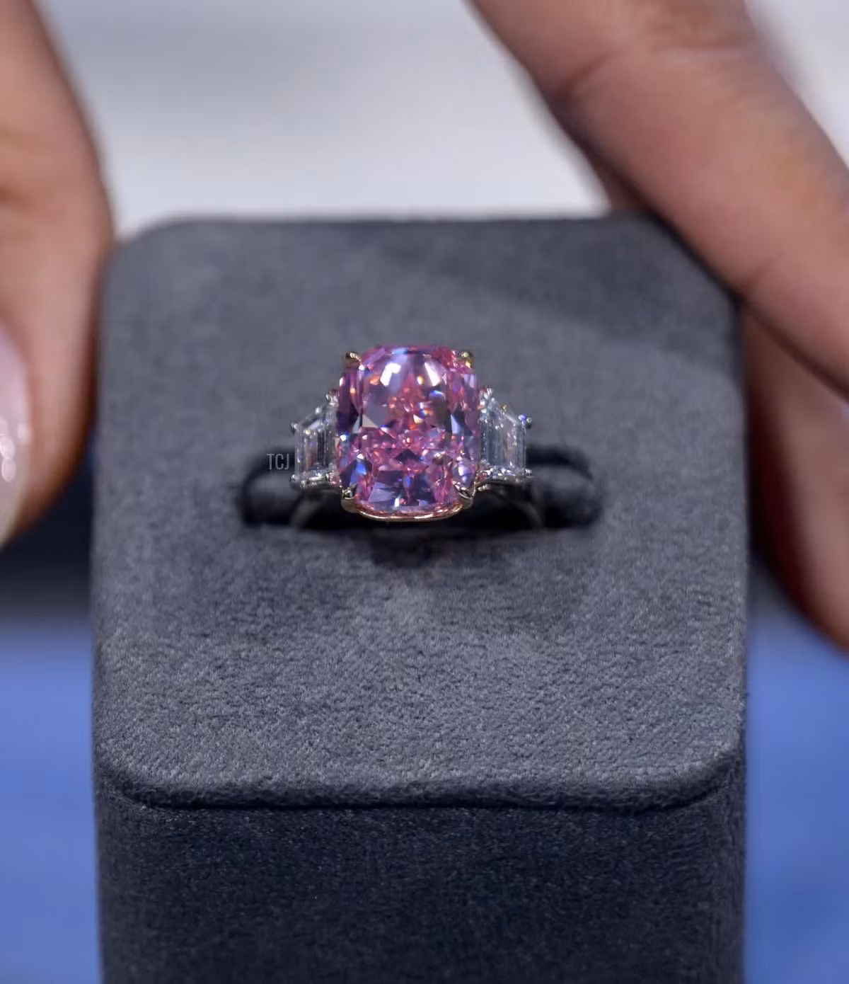 Kim cương hồng The Eternal Pink. Ảnh: Getty Images.