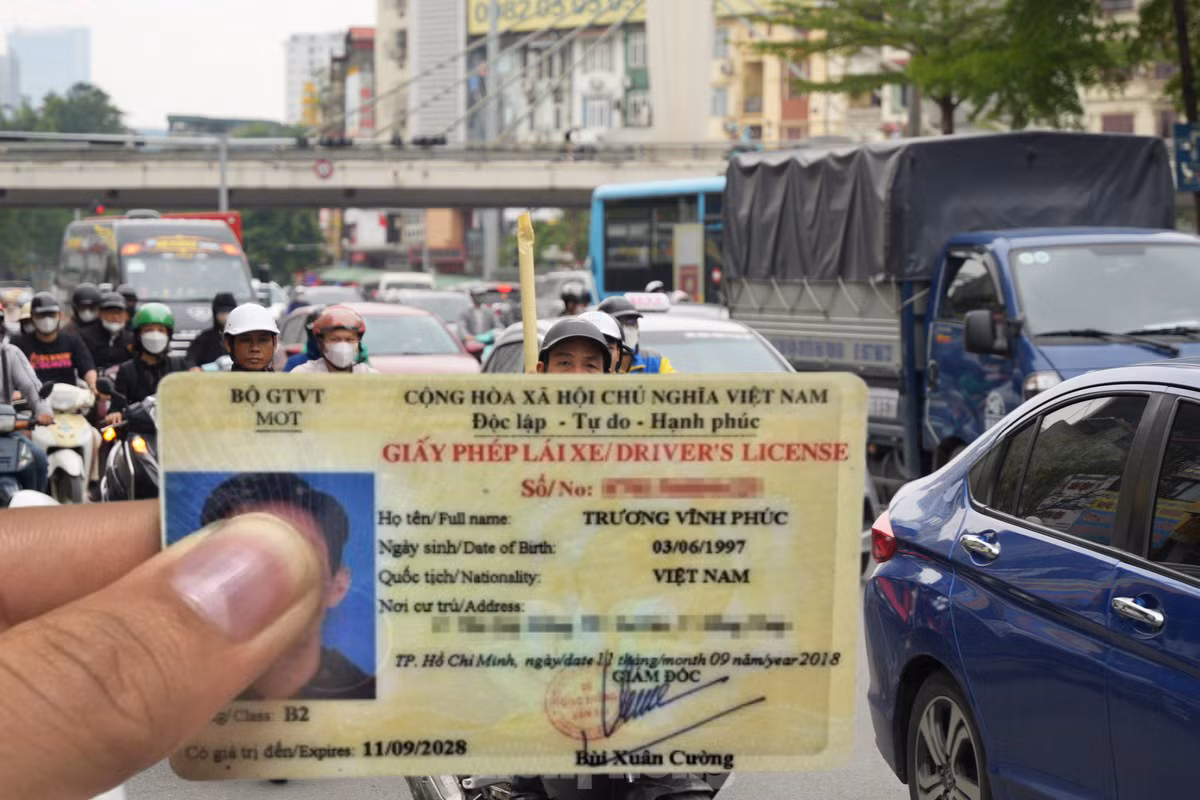 Cục Đường bộ Việt Nam đề nghị Sở GTVT Quảng Trị thực hiện ngay việc tiếp nhận, cấp đổi giấy phép lái xe. Ảnh: Lộc Liên.
