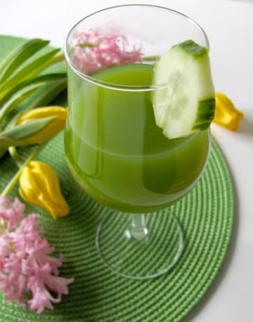nuoc-ep-dua-chuot-dep-da-chua-nhieu-benh