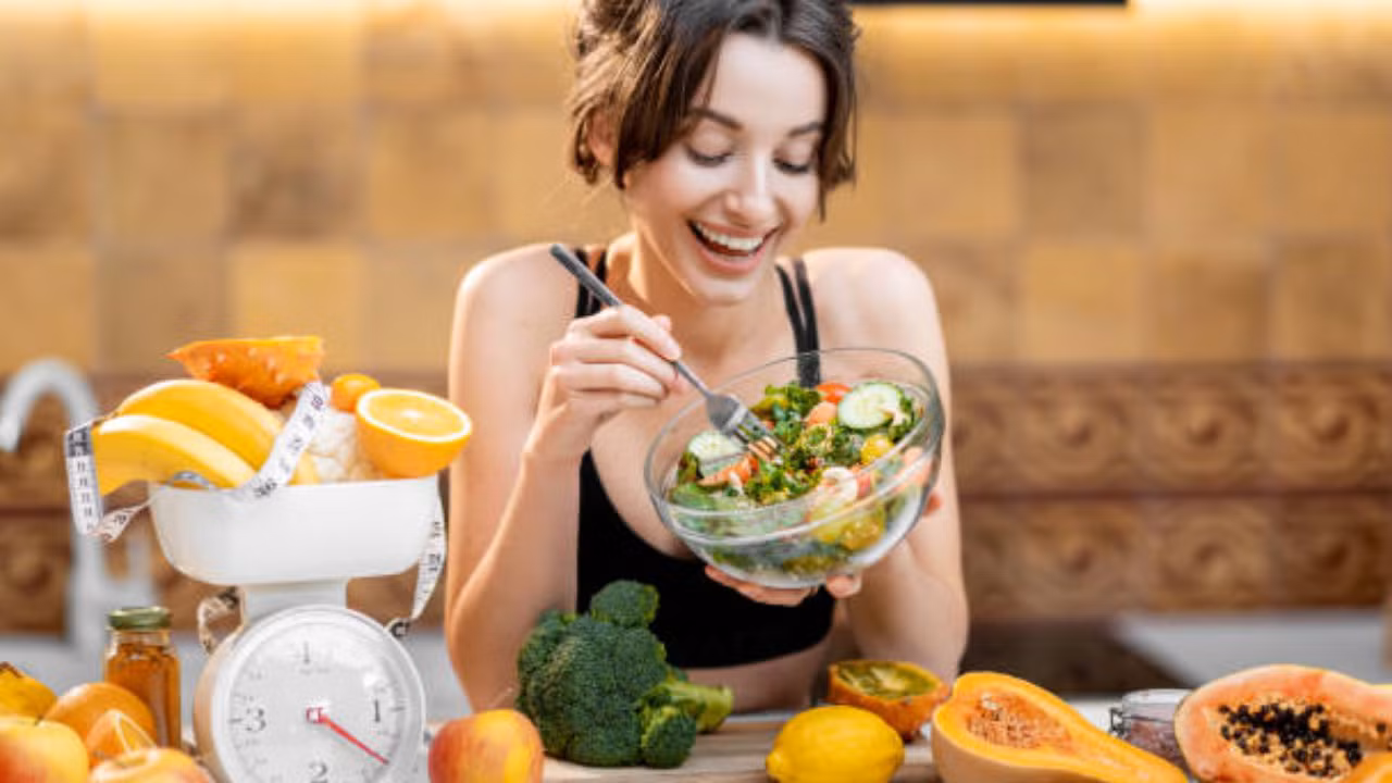 Việc ưu tiên chế độ ăn có nhiều thực phẩm giàu biotin giúp ích rất nhiều trong việc cải thiện vẻ đẹp của da, móng, tóc. Việc ưu tiên chế độ ăn có nhiều thực phẩm giàu biotin giúp ích rất nhiều trong việc cải thiện vẻ đẹp của da, móng, tóc.
