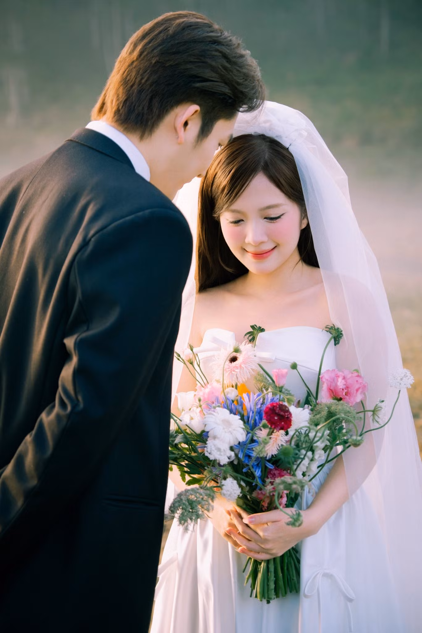 Ảnh cưới của cặp diễn viên truyền hình nổi tiếng.
