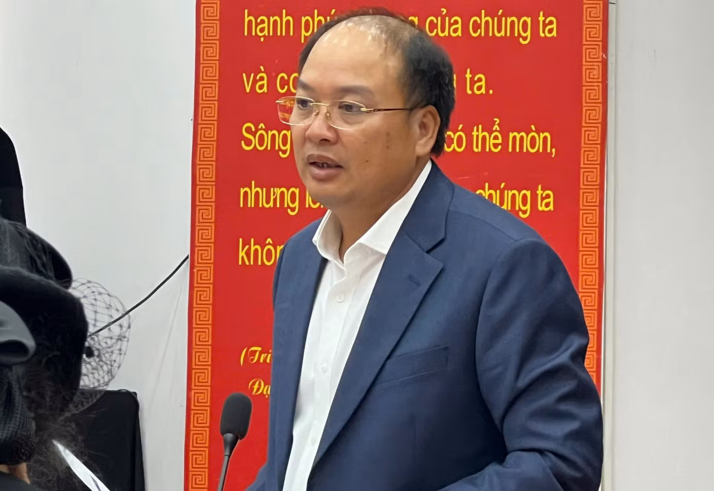 Làng Văn hóa - Du lịch các dân tộc Việt Nam có tiềm năng lớn để phát triển nhưng cảnh quan chưa hấp dẫn.
