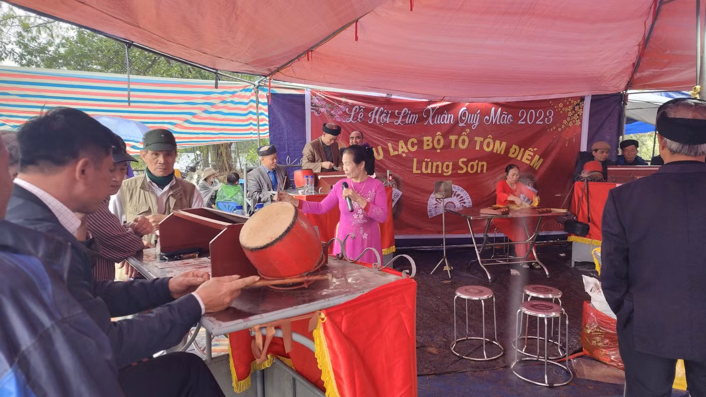 Không gian tổ chức Tổ tôm điếm ở hội Lim. Ảnh: TRỌNG QUÂN.