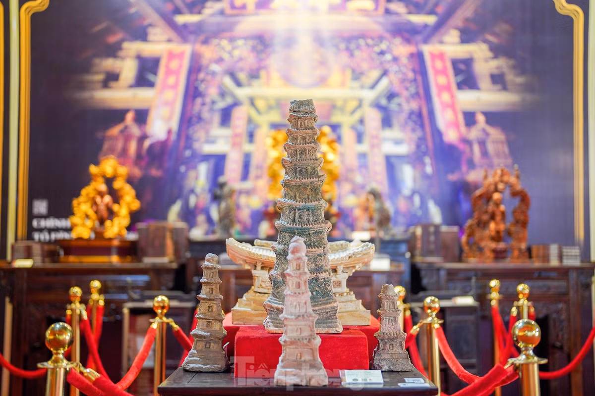 Bộ tháp thờ thời Lý, nguồn gốc Bắc Ninh.