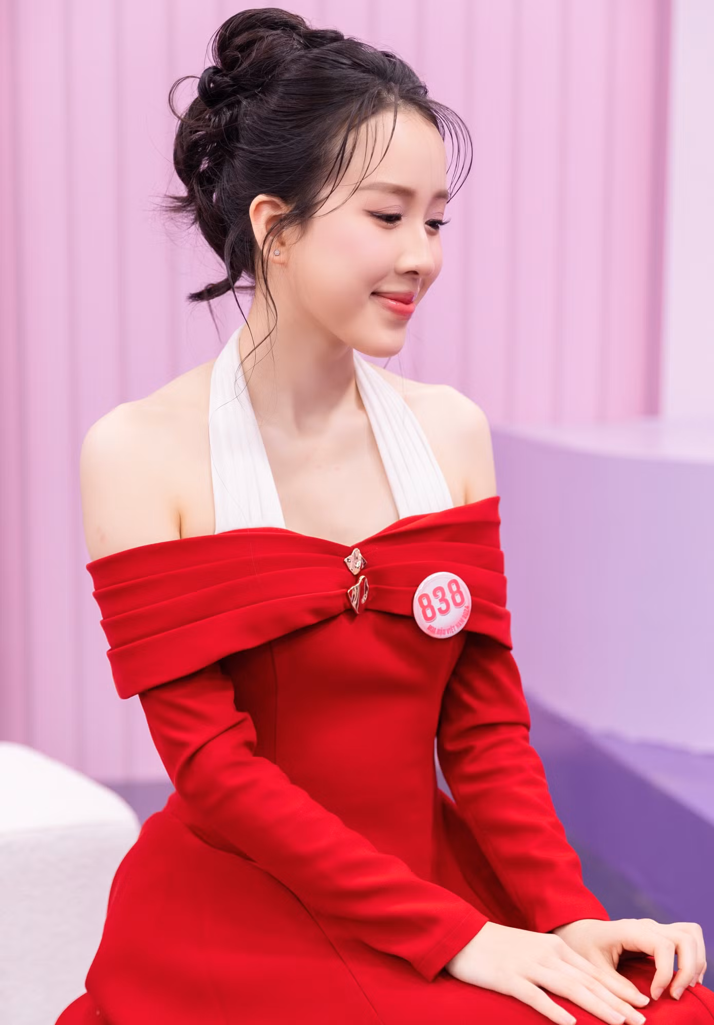 Thu Trang là sinh viên năng nổ tại Đại học RMIT. Cô tham gia một số dự án quảng bá cho hoạt động của trường, kết nối các sinh viên. Cô gái đến từ Cao Bằng cũng hỗ trợ thu thập những kiến nghị, đề xuất của sinh viên gửi tới các giảng viên và ban giám hiệu.