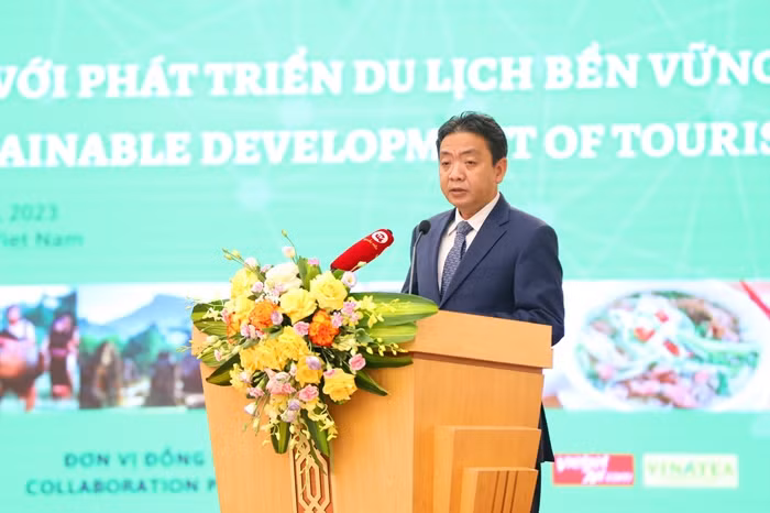 Thứ trưởng Bộ VHTTDL Hoàng Đạo Cương phát biểu khai mạc. Ảnh: Trần Huấn.