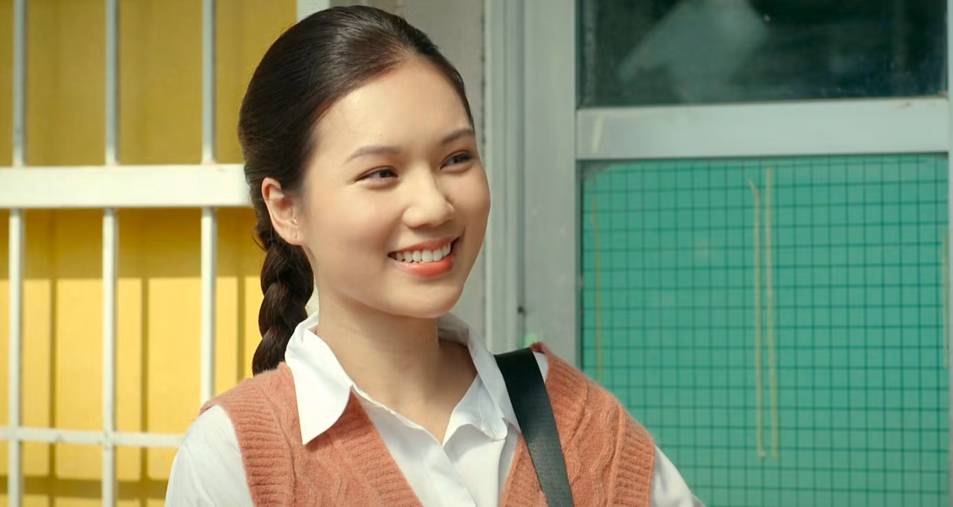 Nhân vật Mai mới xuất hiện trong Gia đình mình vui bất thình lình do diễn viên Phạm Ngọc Anh thủ vai. Mai là thực tập sinh ở chỗ làm của Công (Quang Sự), là người khiến hôn nhân của Công - Phương (Kiều Anh) trên bờ vực đổ vỡ.