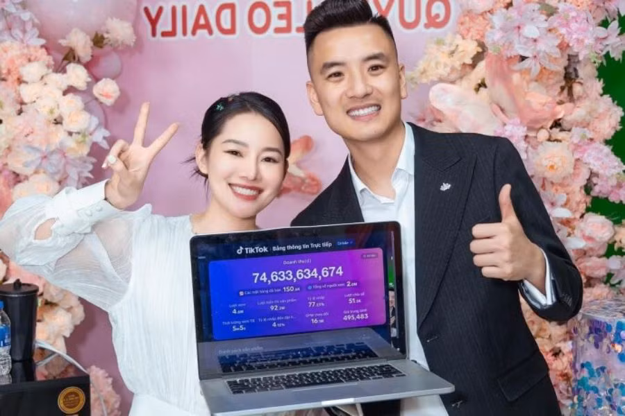 Nhiều người trở thành "chiến thần" chốt đơn khi tham gia những phiên livestream doanh thu tiền tỷ.