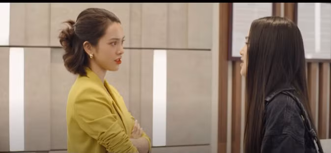 Vy (Quỳnh Lương) trong Đừng làm mẹ cáu được xây dựng theo hình tượng độc lập, cá tính. Ảnh: CMH. Vy (Quỳnh Lương) trong Đừng làm mẹ cáu được xây dựng theo hình tượng độc lập, cá tính. Ảnh: CMH.
