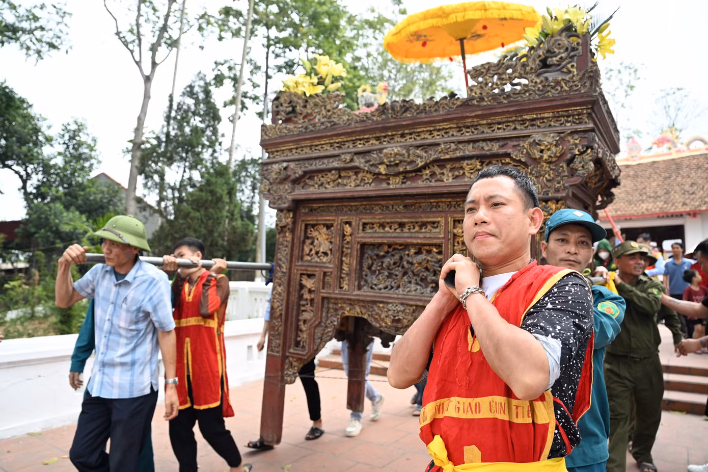 Tuy nhiên, theo kế hoạch địa phương đã xây dựng, trên tinh thần tập trung tổ chức tốt phần lễ và các hoạt động văn hóa, văn nghệ, thể dục, thể thao, riêng phần đánh phết tạm dừng, không tổ chức do phương án tổ chức đánh phết chưa cụ thể, các điều kiện về cơ sở vật chất, sân đánh phết chưa đảm bảo an toàn.
