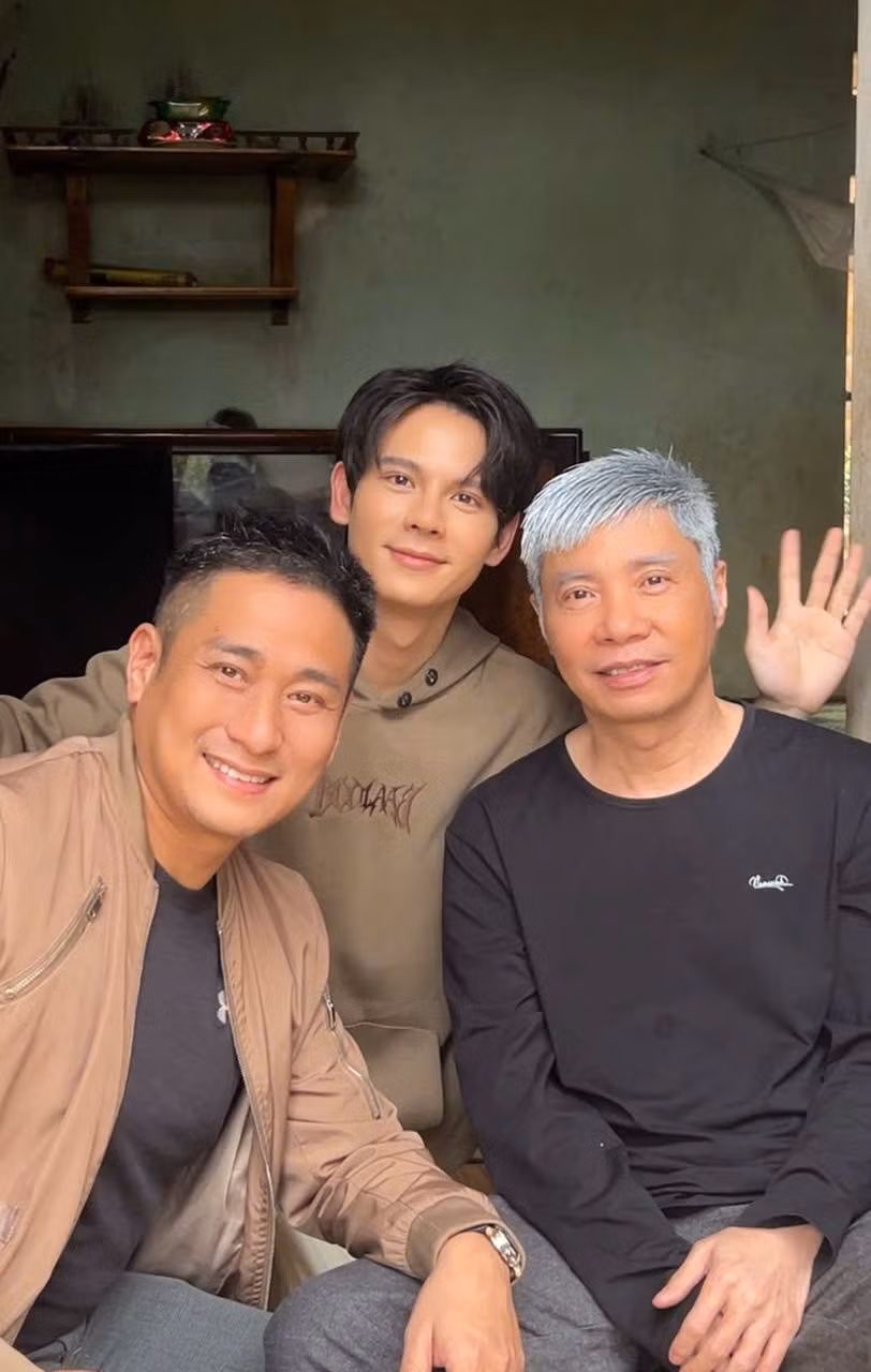 NSND Công Lý cùng diễn viên Minh Tiệp, Thái Vũ trong phim Cha tôi, người ở lại.