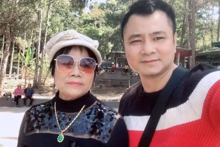 Bố mẹ của NSND Tự Long sống tại Bắc Ninh.