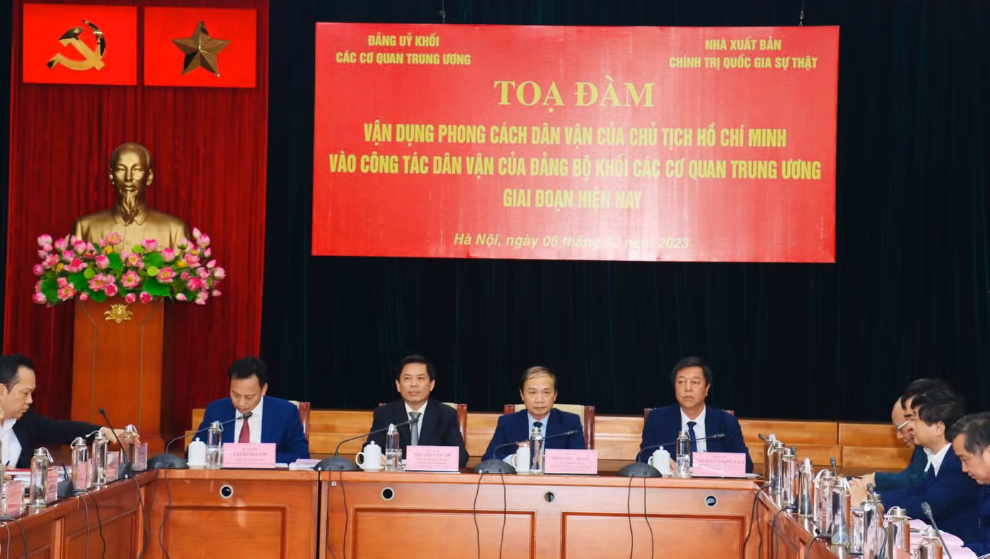 Tọa đàm khai mạc chiều 6/12.