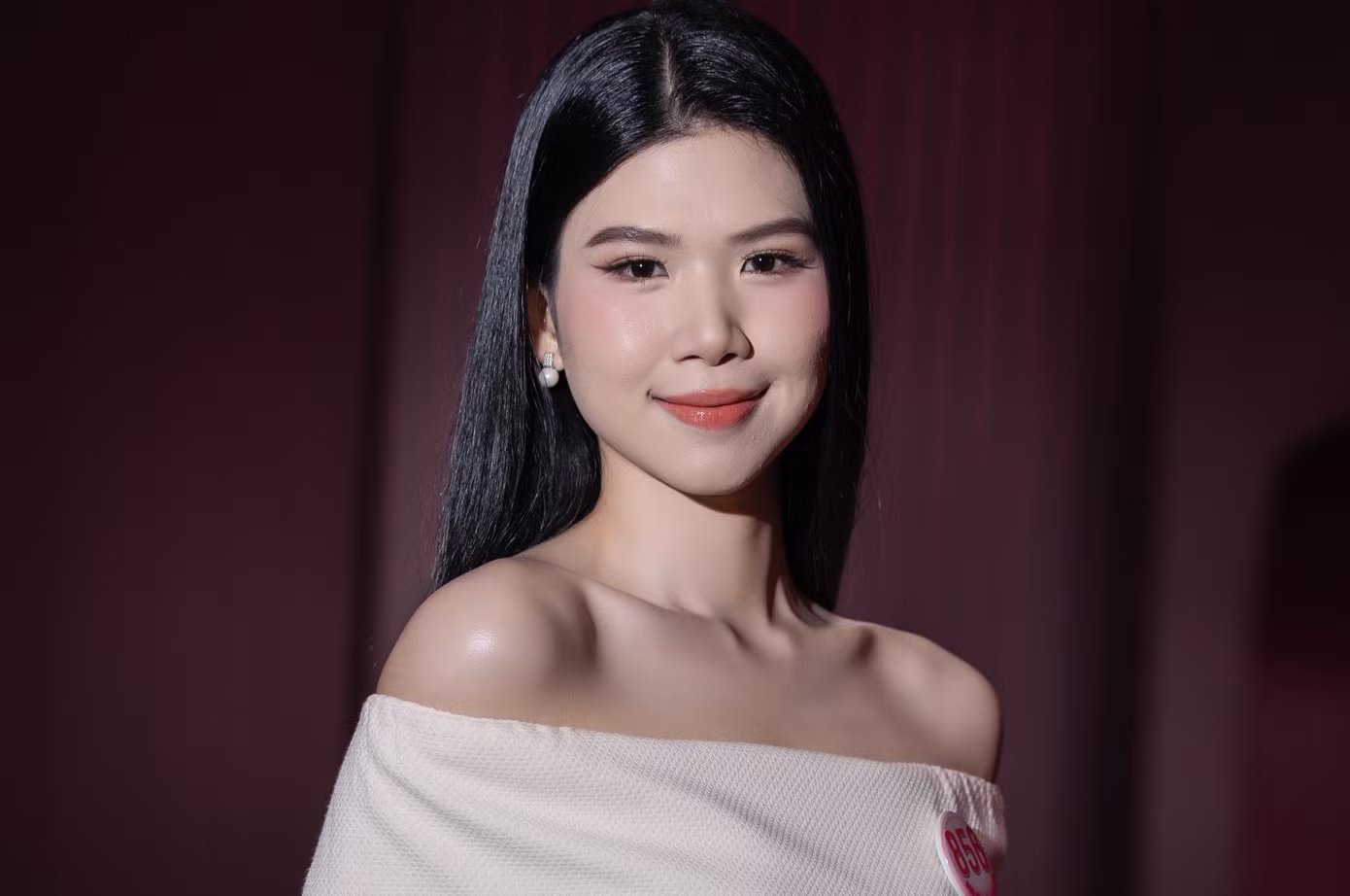 Linh Đan từng giành giải Ba cuộc thi Sáng kiến ứng dụng giải quyết các vấn đề môi trường năm 2016. Cô là học sinh trao đổi tại chương trình Giao lưu văn hóa giữa học sinh Đà Nẵng, Việt Nam với học sinh Changwon, Hàn Quốc năm 2018 do Sở Ngoại Vụ Đà Nẵng tổ chức.