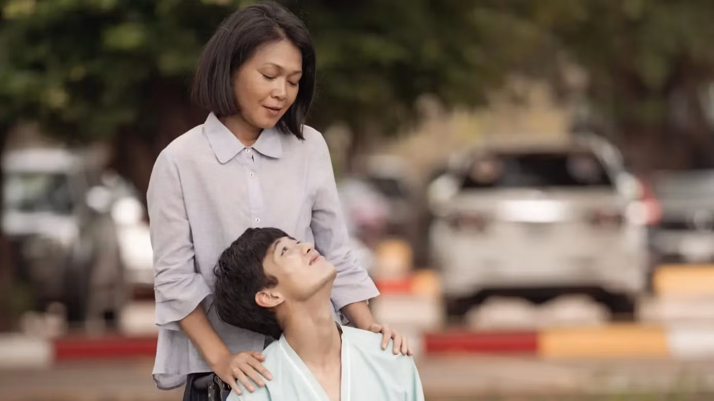 Đạo diễn Đoàn Sĩ Nguyên khẳng định không tôn vinh chuyện tình dục, phim vẫn có thông điệp nhân văn.