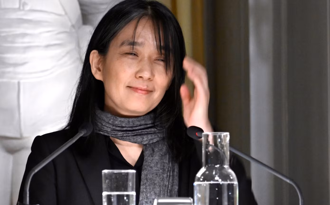 Han Kang có bài phát biểu quan trọng trước khi chính thức nhận giải Nobel Văn học ở Thụy Điển. Ảnh: Yonhap.