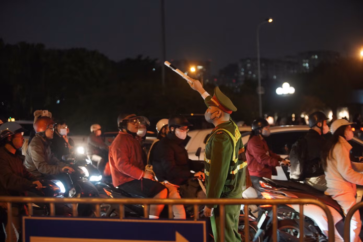 Biển người ở sân Mỹ Đình ảnh 14