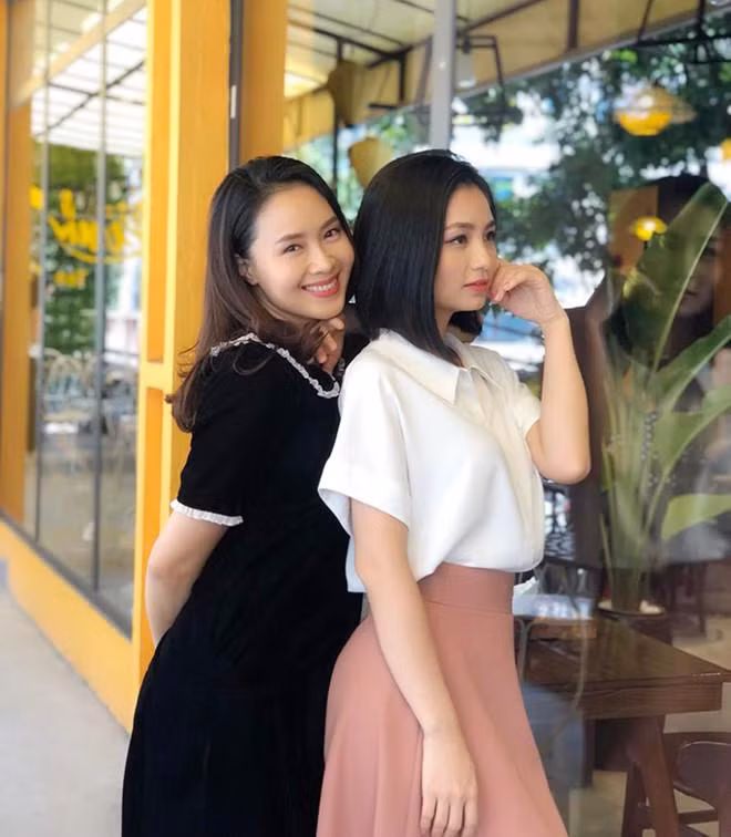 Diệu Hương- Hồng Diễm thân thiết trong hậu trường.