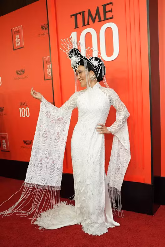 Nữ diễn viên diện áo dài trên thảm đỏ sự kiện Time 100 Gala 2023.
