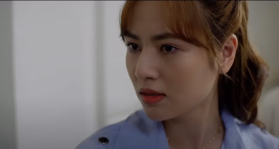 Đức Anh cố gắng hàn gắn nhưng Hân cương quyết ly hôn, rồi lại tự thấy buồn bã, cô đơn.