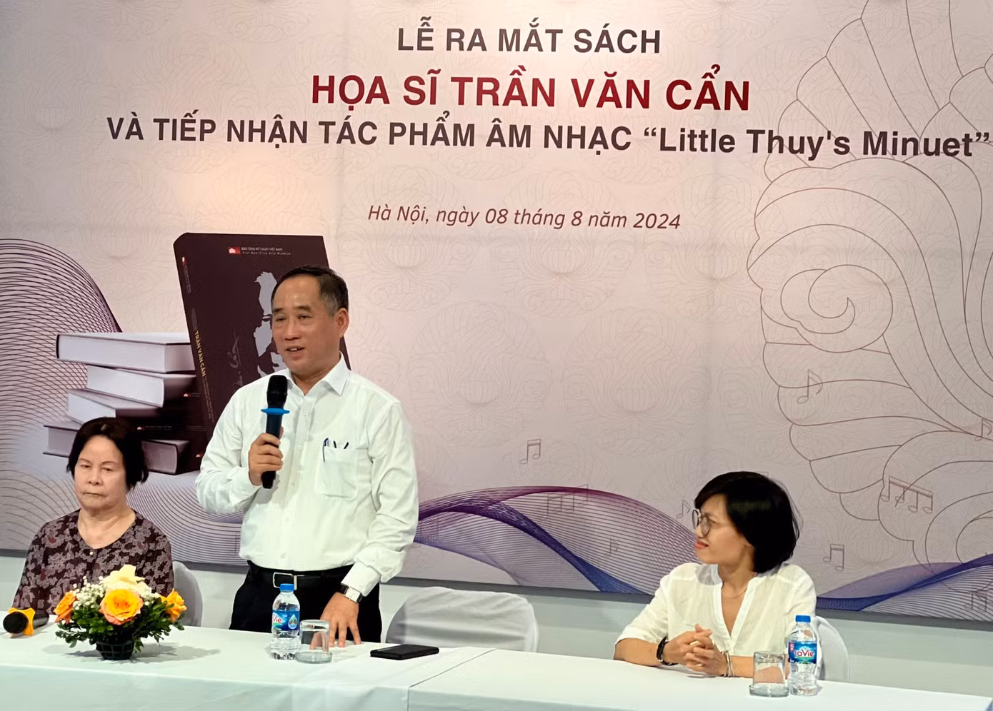 Giám đốc Bảo tàng Mỹ thuật Việt Nam Nguyễn Anh Minh khẳng định tác phẩm có tính khái quát cao.