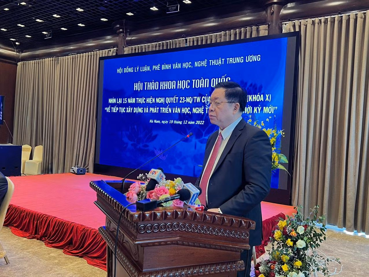 Trưởng Ban Tuyên giáo Trung ương Nguyễn Trọng Nghĩa khẳng định hoạt động sáng tạo văn học, nghệ thuật luôn được tạo điều kiện tốt nhất để phát triển. Ảnh: NGỌC ÁNH.
