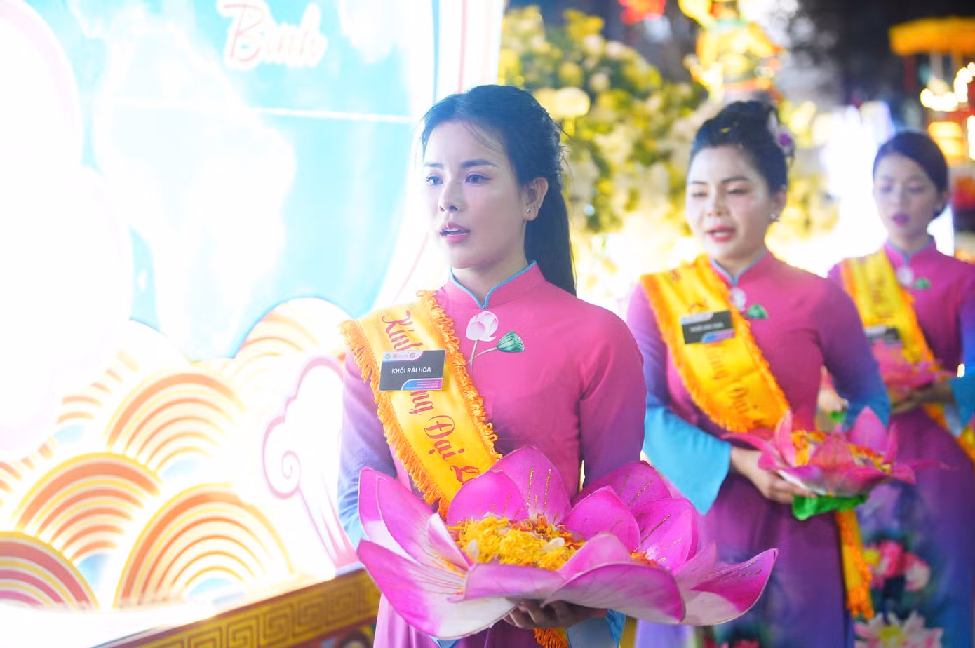Thời gian chiêm bái xá lợi Phật tại chùa Quán Sứ diễn ra từ 7h đến 21h30 các ngày từ 14 đến hết ngày 16/5.