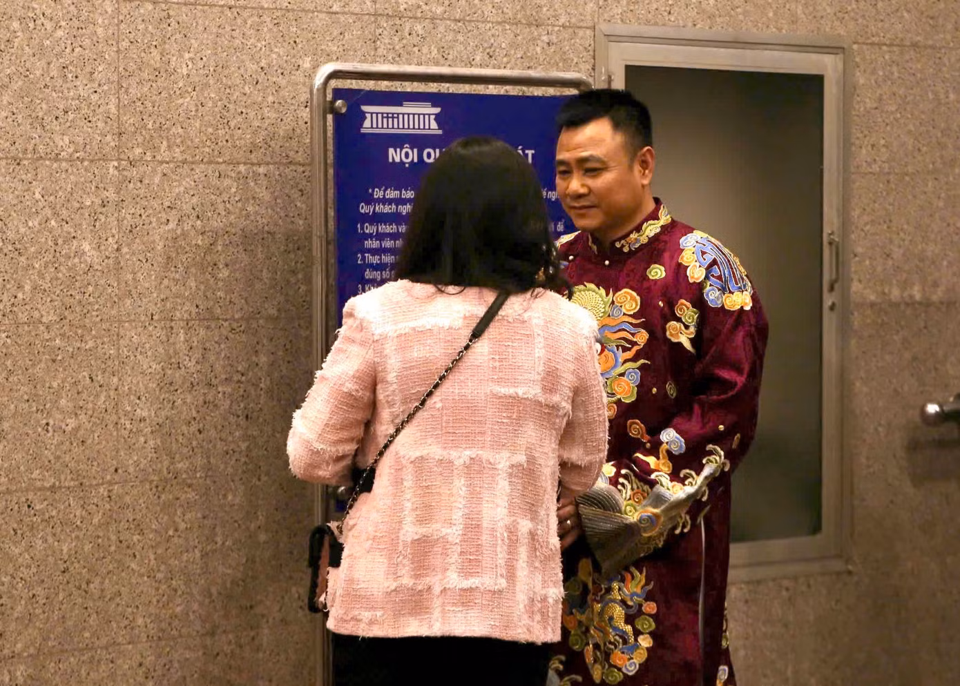 Ở Táo Quân các năm trước, nhân vật của NSND Tự Long thường hát nhiều nhất. Nam nghệ sĩ từng hát chèo, hát rap ở Táo Quân.