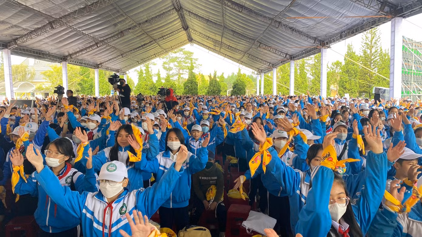 Hàng ngàn học sinh Đà Lạt hào hứng hưởng ứng chương trình tại lễ khởi động