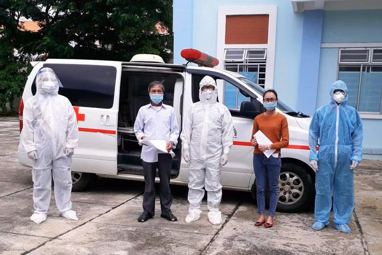 Các bác sĩ trẻ huyện Đơn Dương tình nguyện tham gia điều trị cho bệnh nhân COVID-19